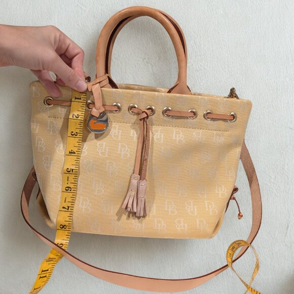 Dooney & Bourke Yellow Signature Tassel Tote Handbag Medium w/ Crossbody Strap - Picture 9 of 10